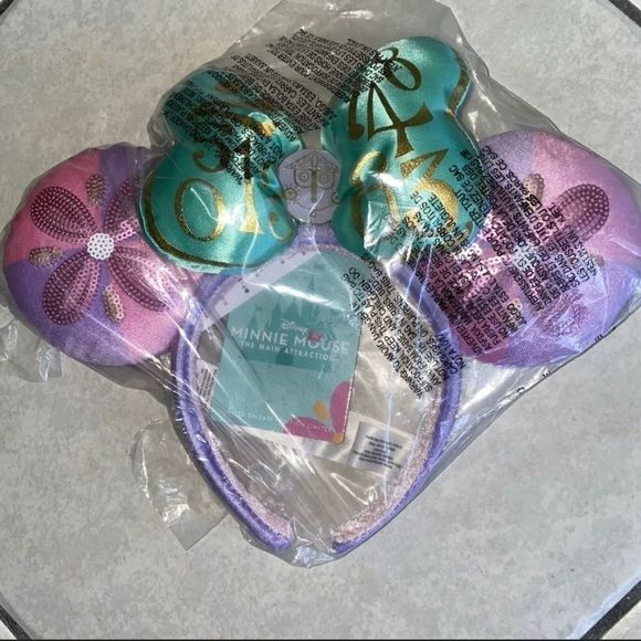 Minnie Mouse The Main Attraction Ear Headband - Picture 3 of 3